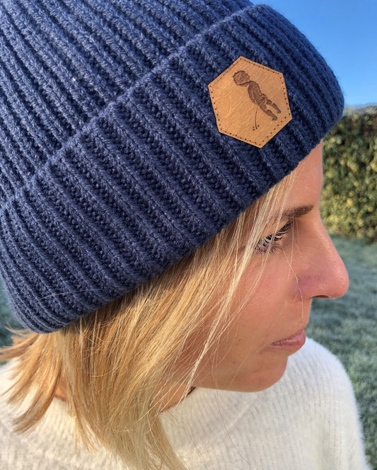 Ketje beanie with hexagonal leather patch